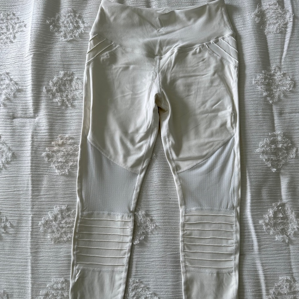 Born Primitive Peak Legging size Small